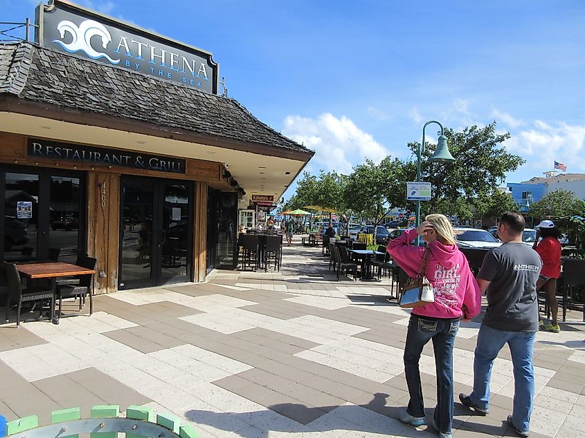 Shops and restaurants at the intersection of Commercial Boulevard and A1A in Lauderdale-by-the-Sea