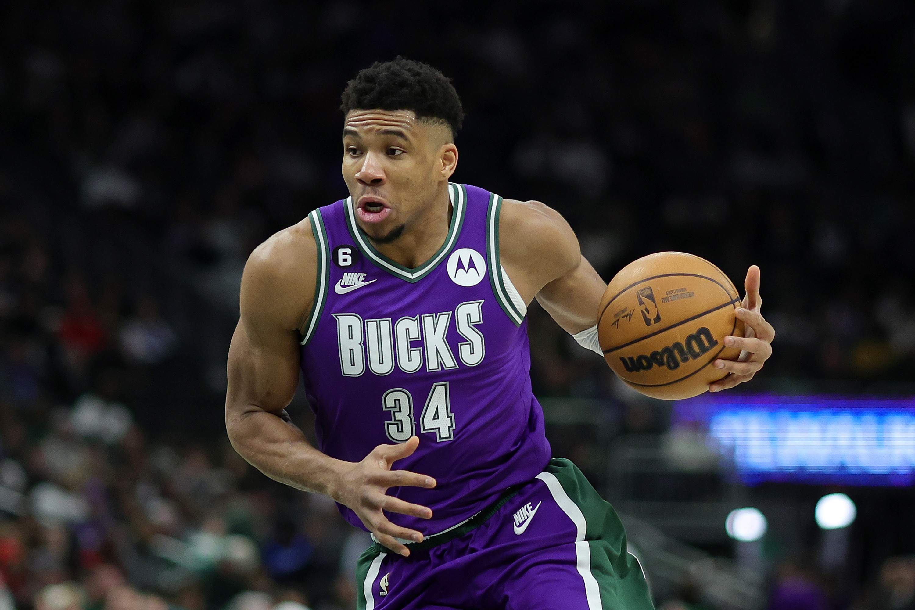 Los Angeles Clippers v Milwaukee Bucks