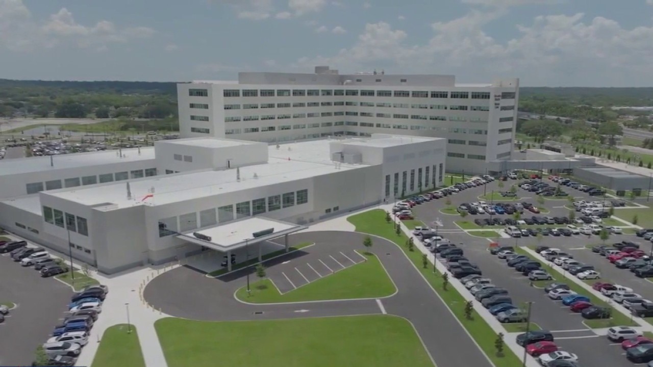 New hospital opens in Lakeland