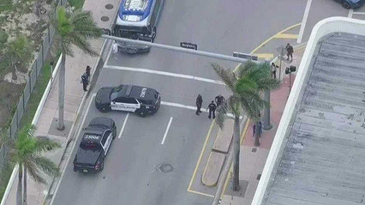 Man critically injured in Miami Beach shooting, cops say