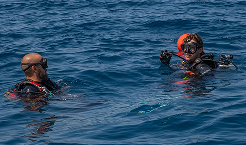 Mitch Lemon and Orion Scharton-Witmer prepare to dive.
