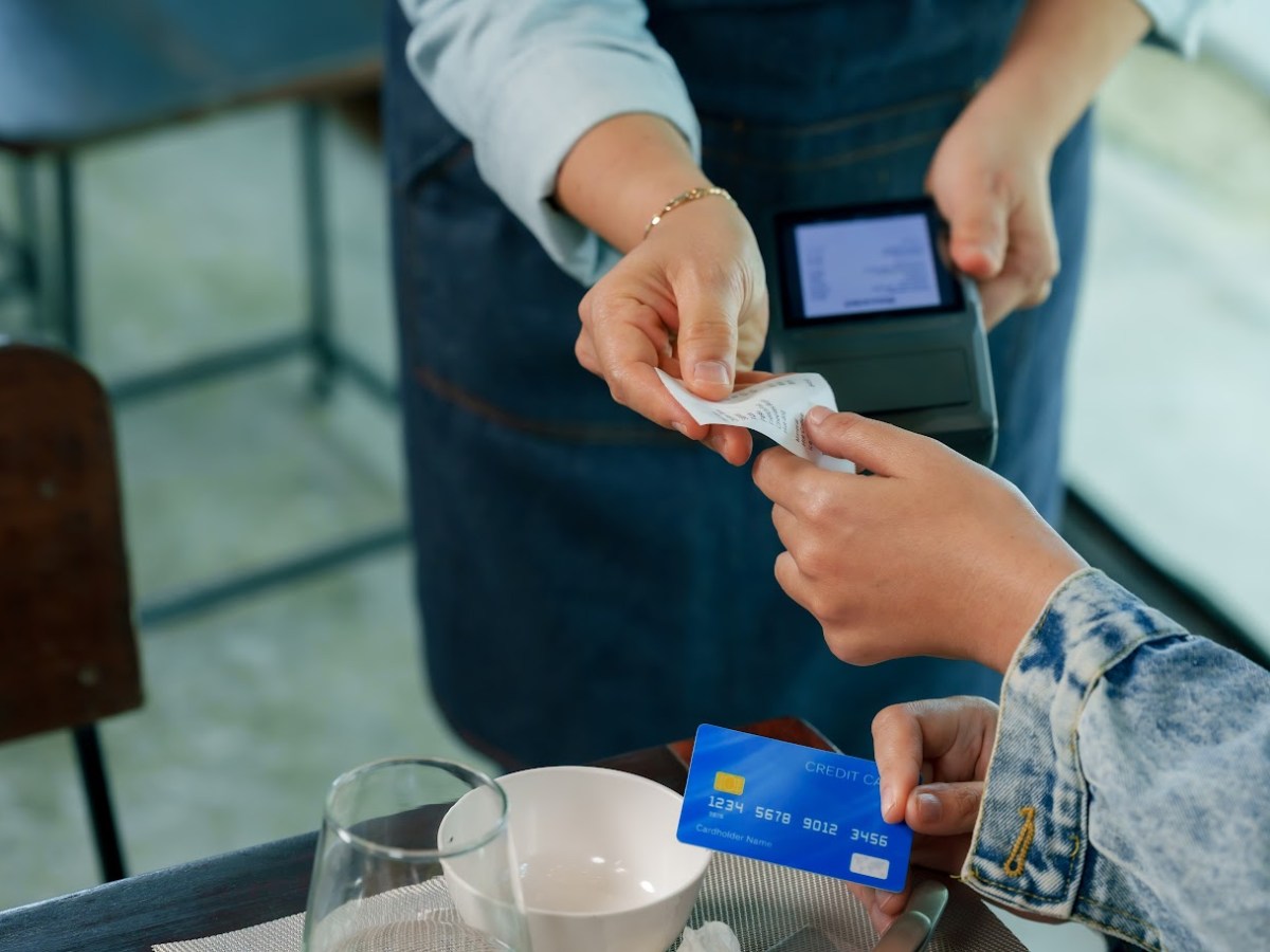 New Florida law will require transparency in restaurant service charges