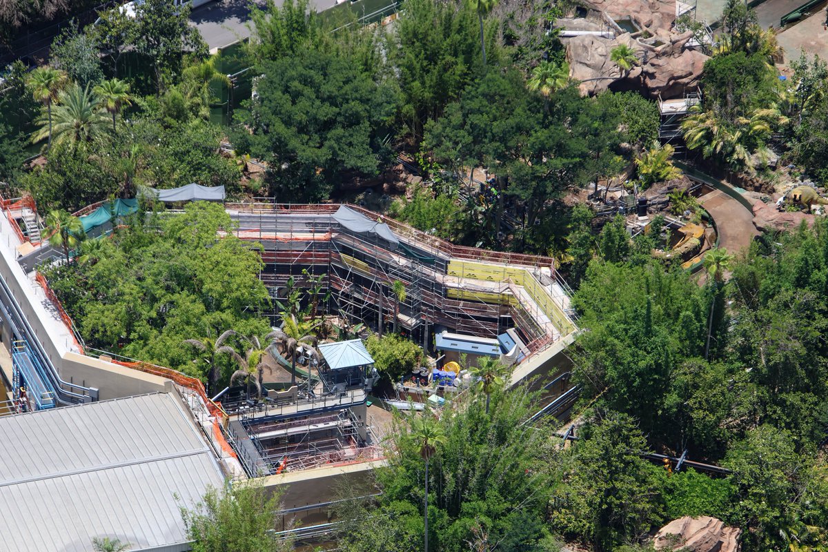 One area in particular that bio noticed was the paddock portion of the attraction. Scaffolding is completely covering it, suggesting a full retheme of this space.