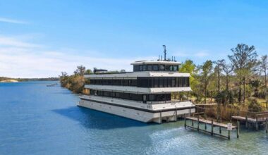 A Florida couple just put their 120-foot floating mansion up for sale for 15 million dollars, a four-story aluminum house wrapped in 108 solar panels that runs its lights, AC and pool off the sun alone and can sit at anchor for months with no cord to shore