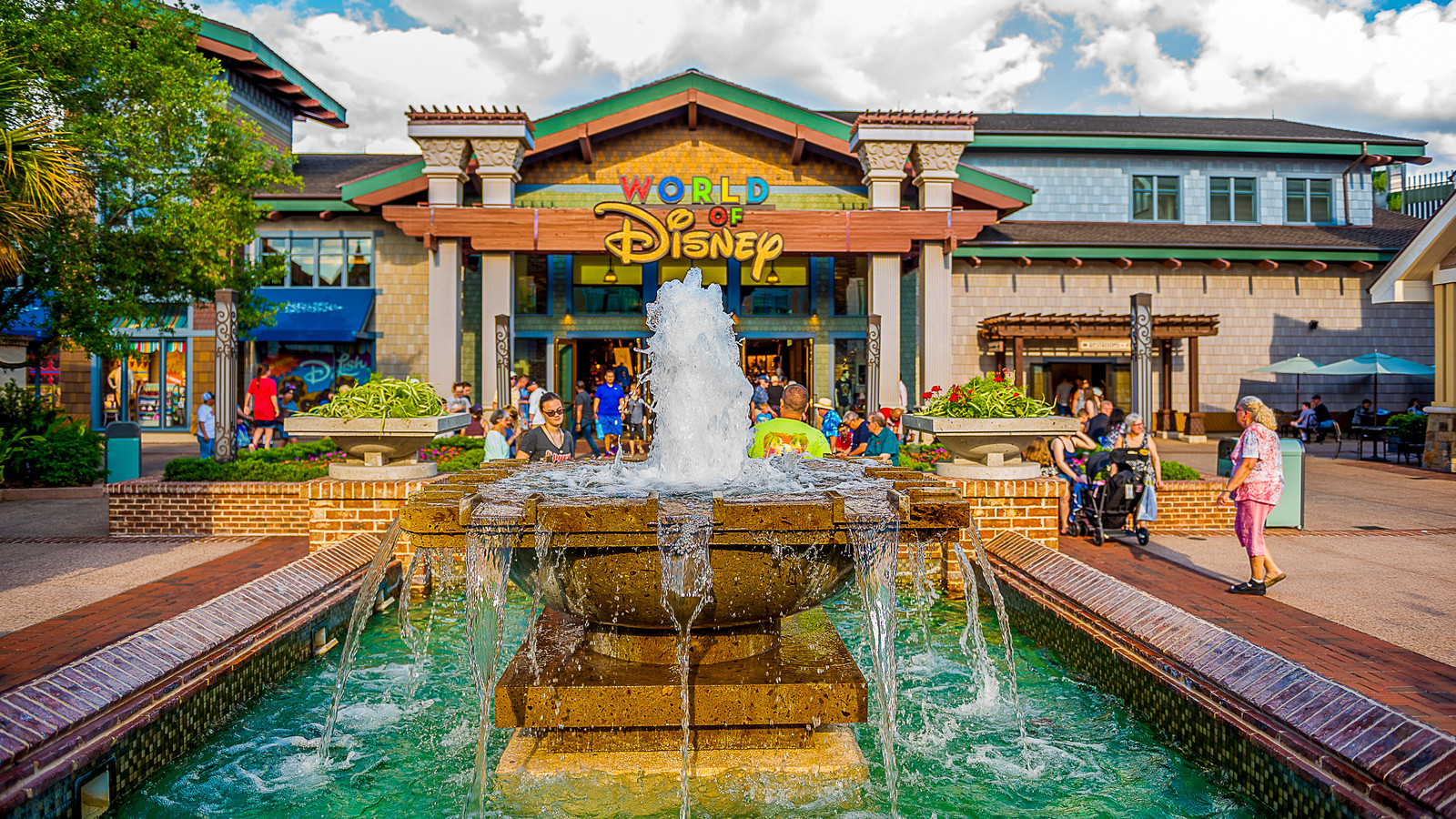 Disney World Divides Guests Over New Rule That Bans Some Visitors From Its Free Transportation