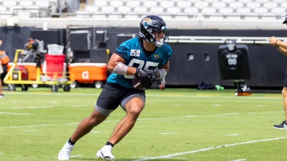 85 BRENTON STRANGE JACKSONVILLE JAGUARS OTAS MAY 22^ 2023 TIAA BANK FIELD