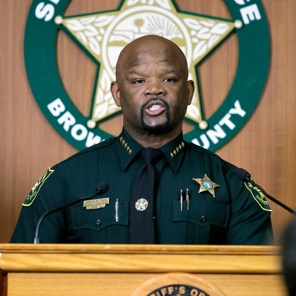 More money, more problems for Sheriff Tony
