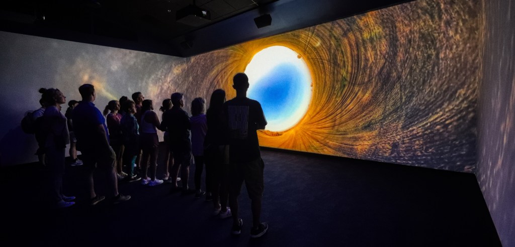 Kennedy Space Center Visitor Complex: Bus tour, Atlantis events