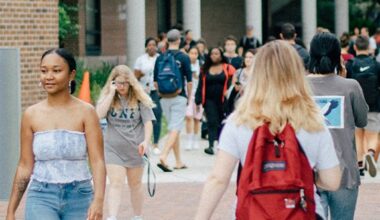 UNF students walking on campus.