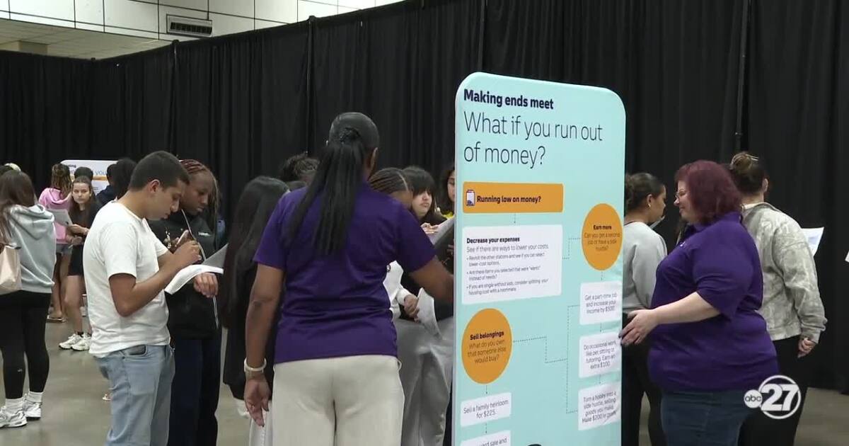 Truist Bank brings financial literacy event to FSU campus