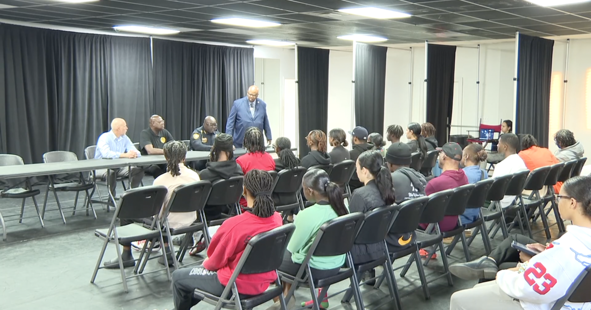 Tallahassee youth address ways to reduce community violence