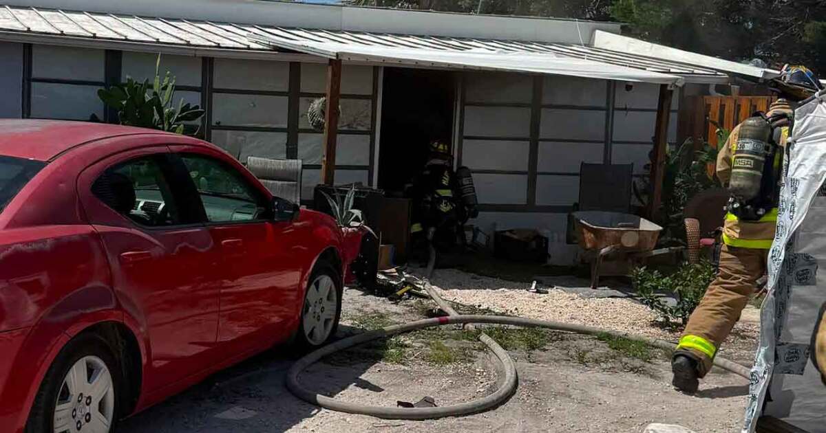 1 person dead after house fire in Hobe Sound, State Fire Marshal investigating