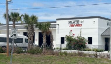 Technician killed after vehicle falls off lift at Stuart tire shop