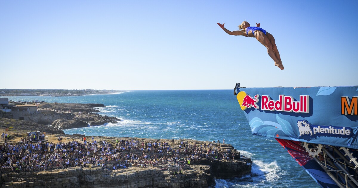 St. Petersburg welcomes Red Bull Cliff Diving World Series