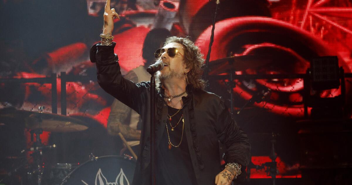 Black Crowes shoot down 'USA' chants and boos at Florida concert