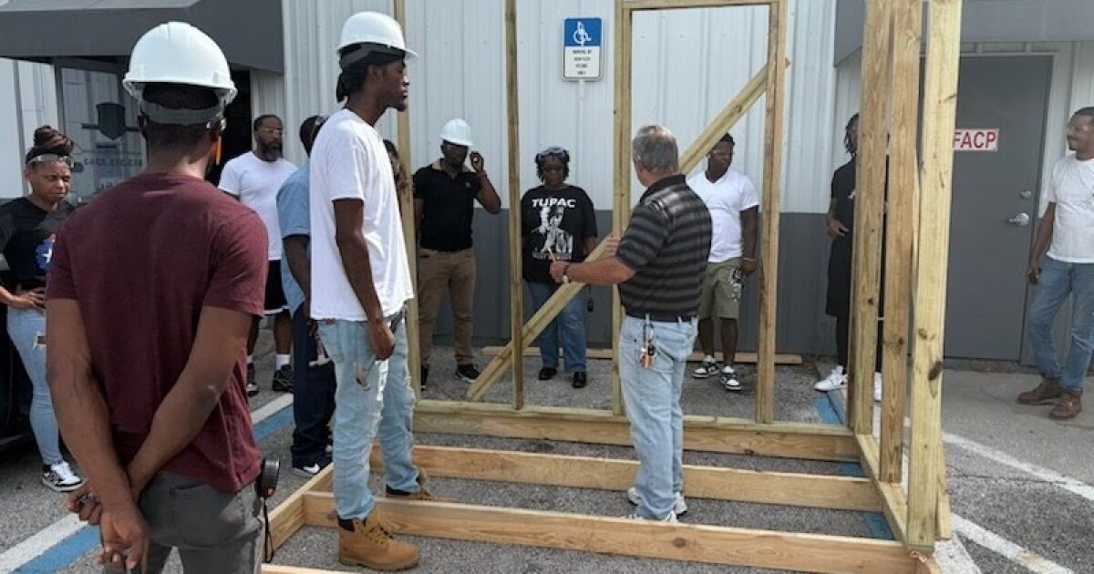 Some Florida workers turn to trade jobs amid rising unemployment and AI uncertainties
