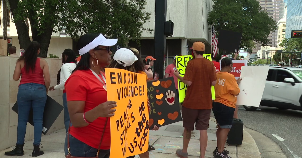 Tampa advocates call for change on gun violence during Wear Orange Weekend