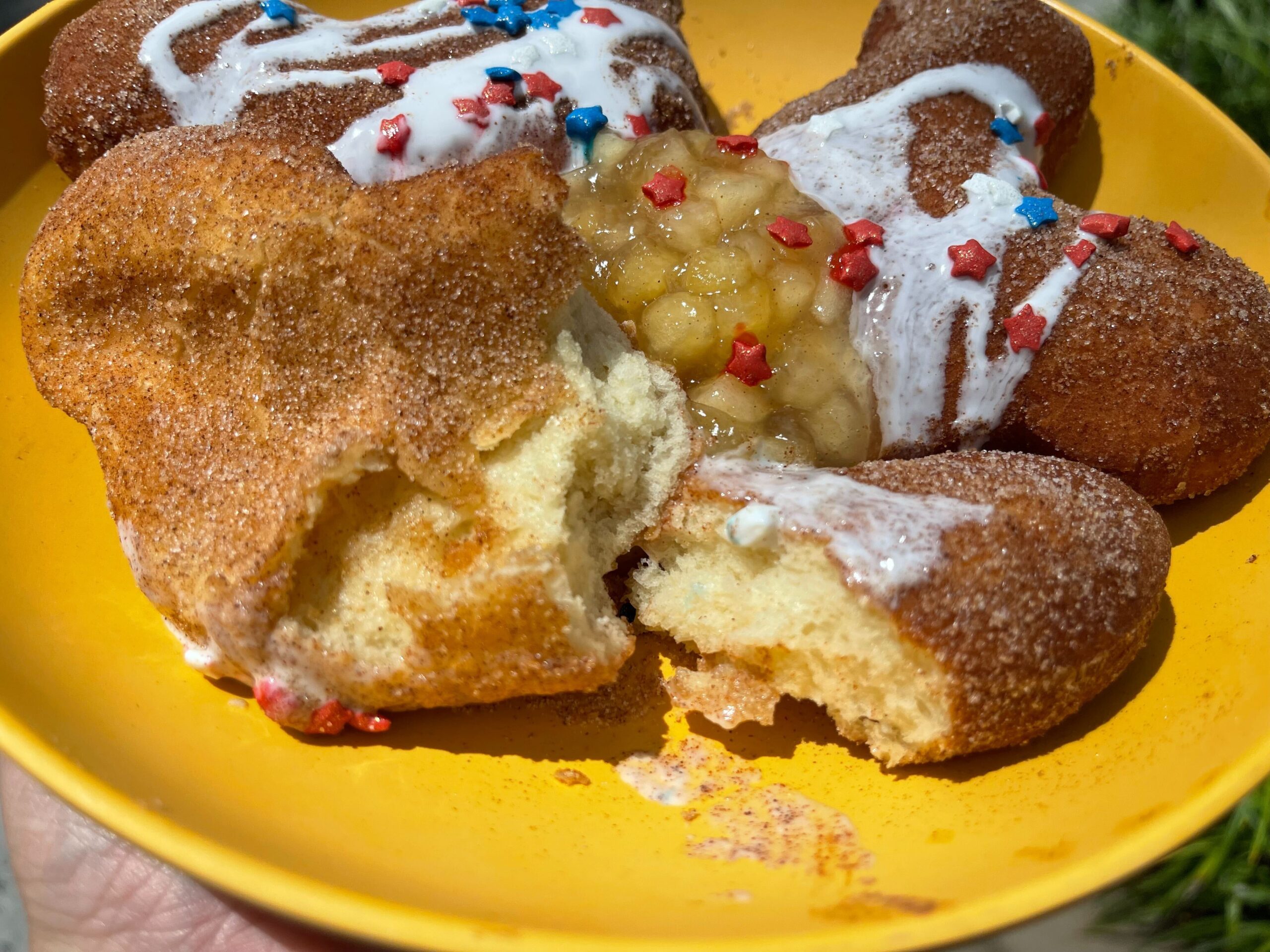 REVIEW: Apple Pie Fourth of July Beignets From Scat Cat's at Disney’s Port Orleans Resort