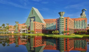 Fire at Walt Disney World Dolphin hotel prompts evacuation, restaurant closure