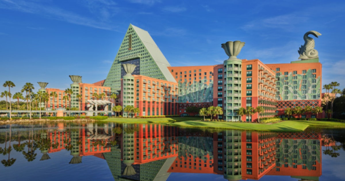 Fire at Walt Disney World Dolphin hotel prompts evacuation, restaurant closure