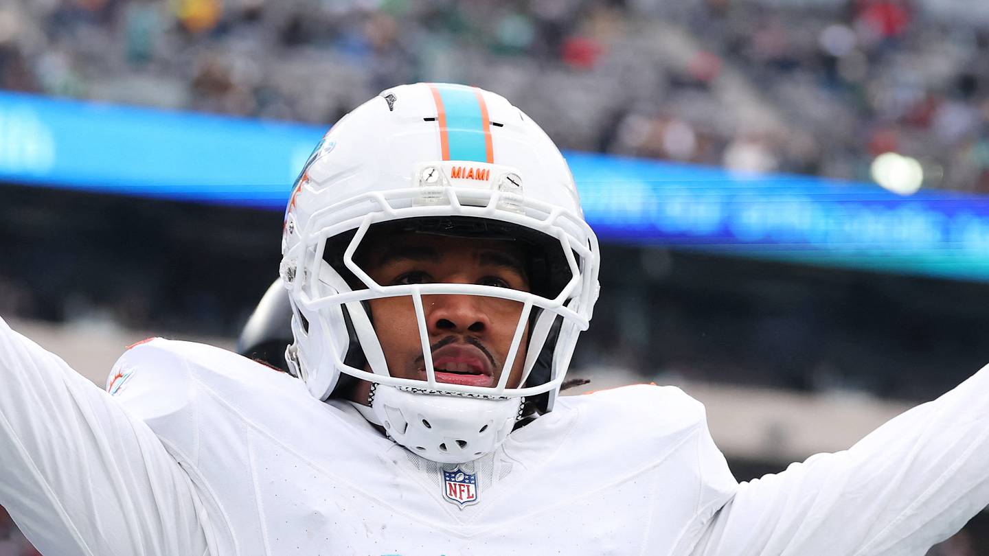 Miami Dolphins wide receiver Jaylen Waddle