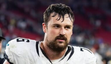 Nov 23, 2025; Glendale, Arizona, USA; Jacksonville Jaguars offensive lineman Ezra Cleveland (76) against the Arizona Cardinals at State Farm Stadium.