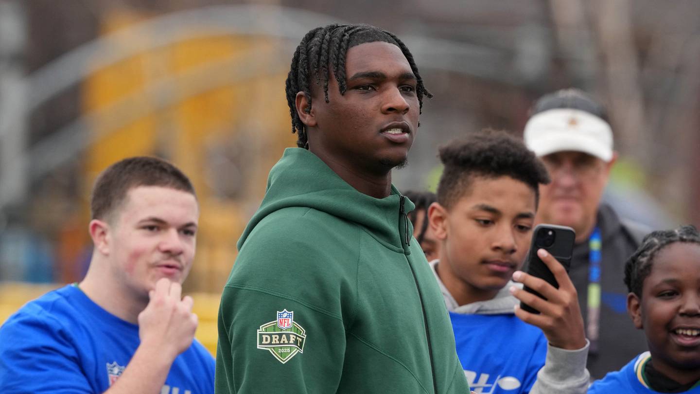 Former Miami Quarterback Cam Ward Coaching Up Five-Star Miami Commit Israel Abrams