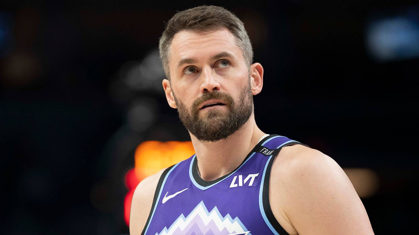 Utah Jazz forward Kevin Love (42) looks on (Mandatory Credit: Jesse Johnson-Imagn Images)