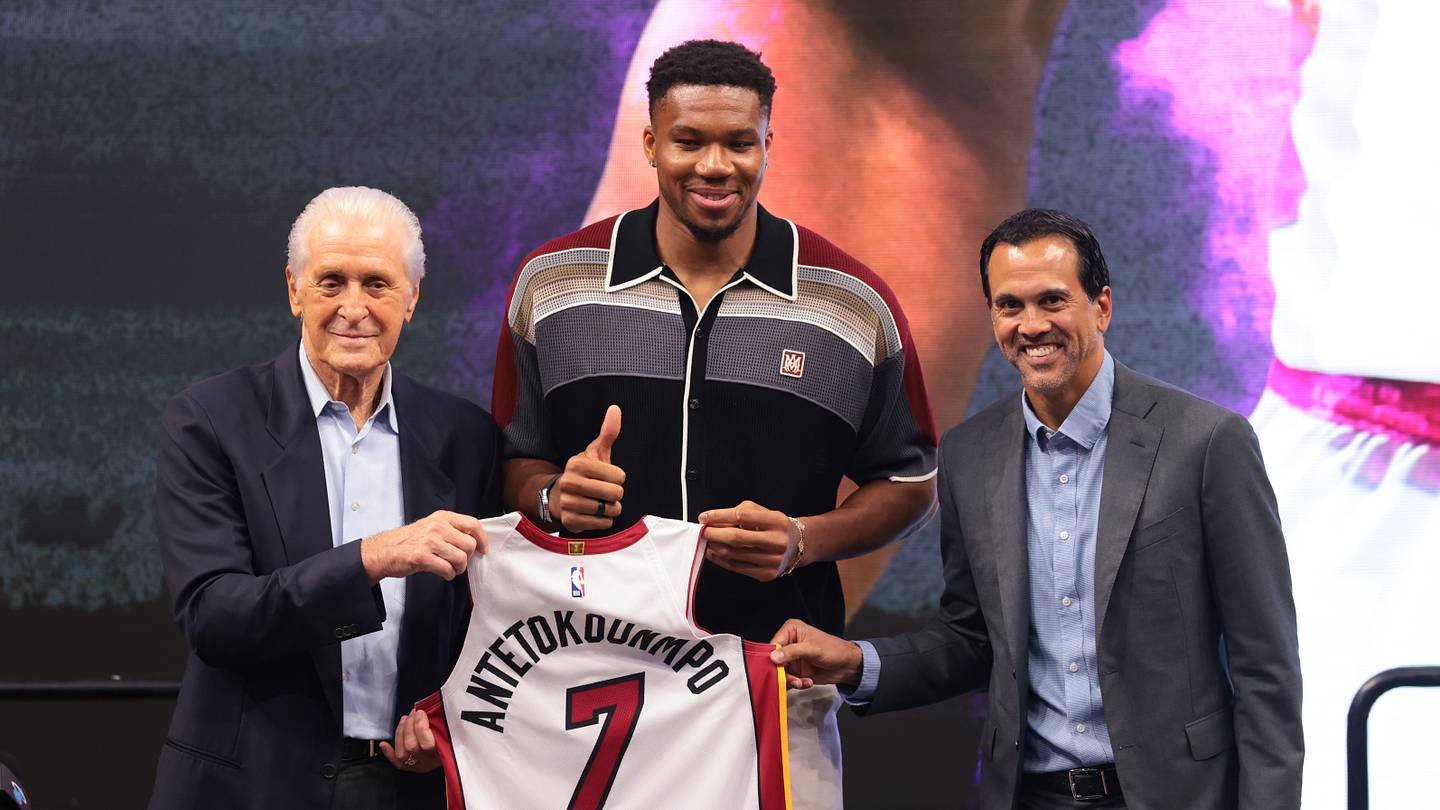 Projecting a Win Total for the Miami Heat as Free Agency Winds Down