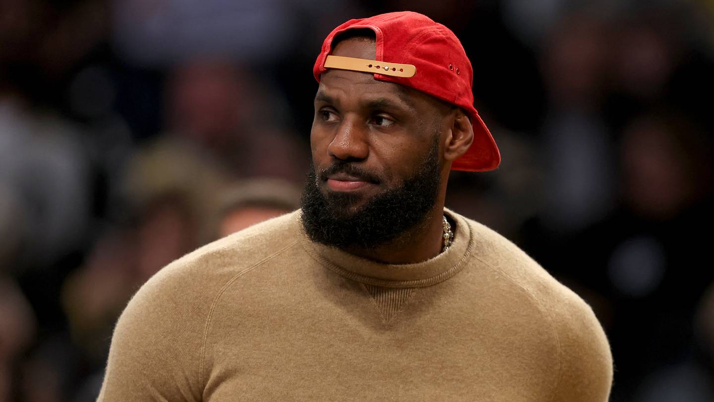 LeBron-Miami Heat Reunion Watch: Clues drop on impending decision