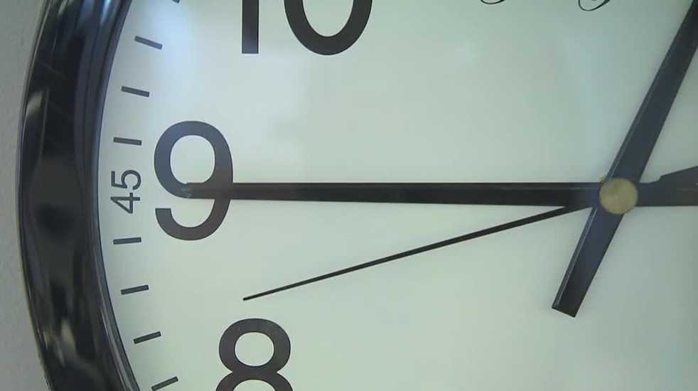 Congress advances permanent daylight saving time bill, but some in Florida warn of risks