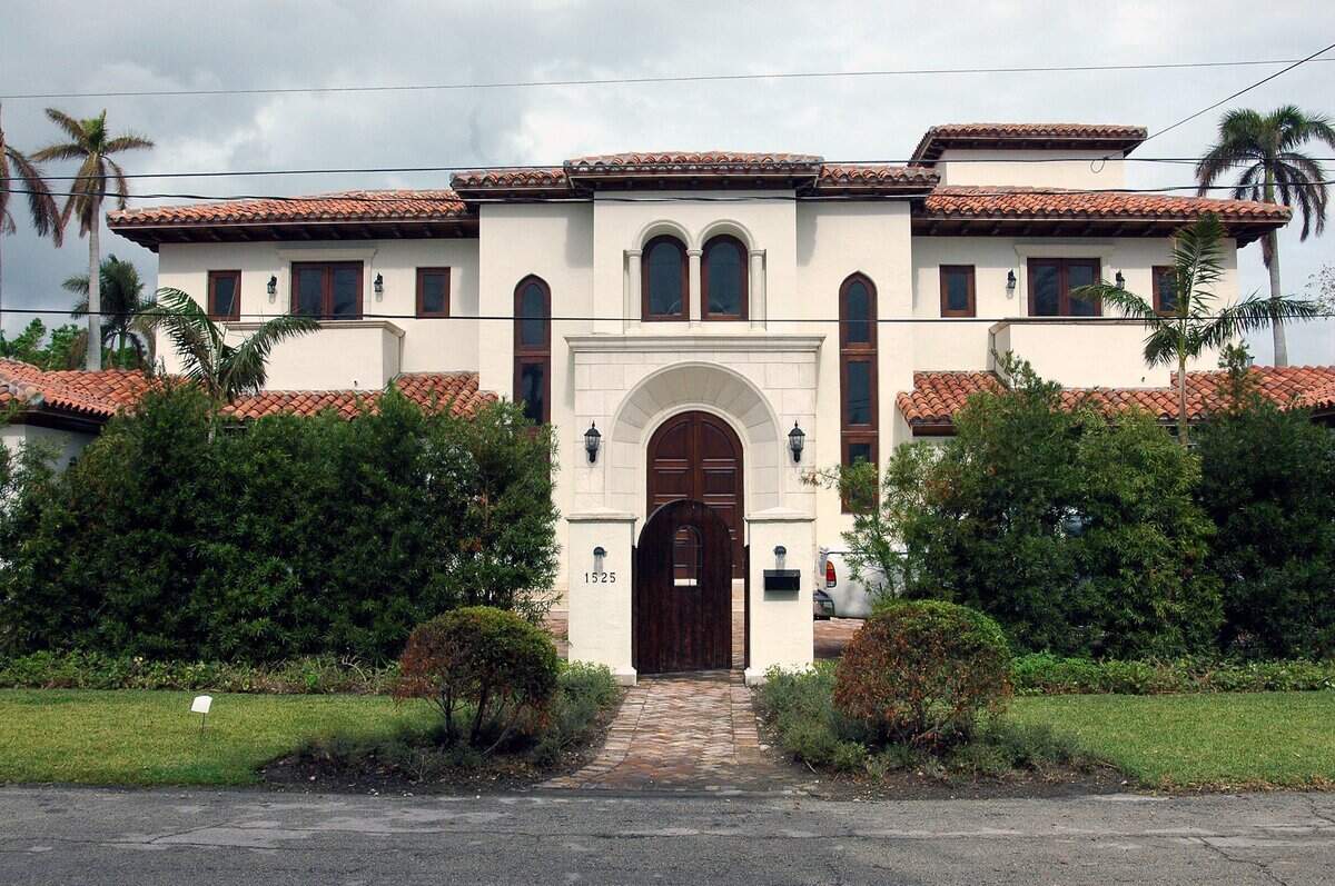 In 2005, this Sunset Island mansion sold for $8 million.