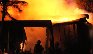 Mobile home goes up in flames in Davie; cause of fire under investigation – NBC 6 South Florida