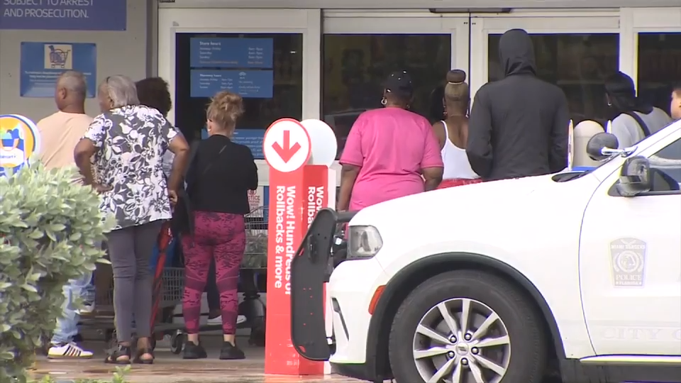 Authorities find no danger after shooting threat forced evacuation at Walmart in Miami Gardens - WSVN 7News | Miami News, Weather, Sports