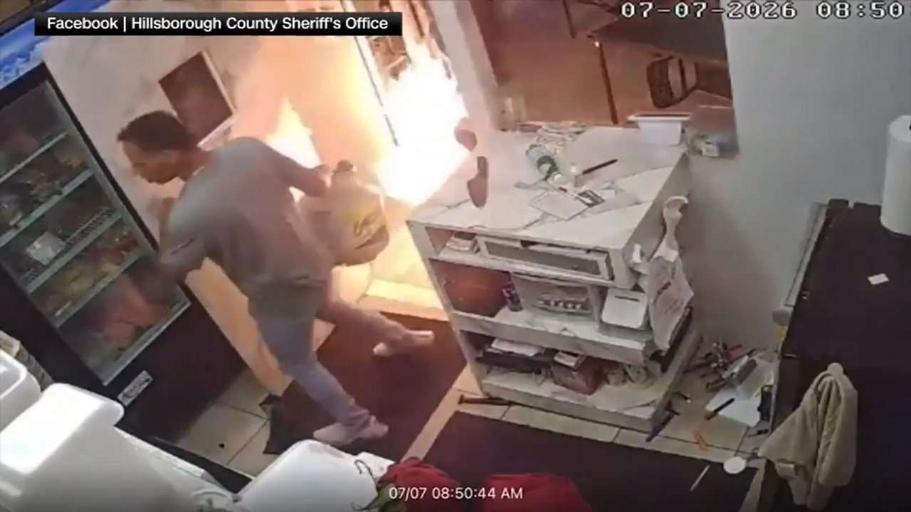 Knife-wielding arson suspect arrested after setting Tampa restaurant on fire, police say - WSVN 7News | Miami News, Weather, Sports