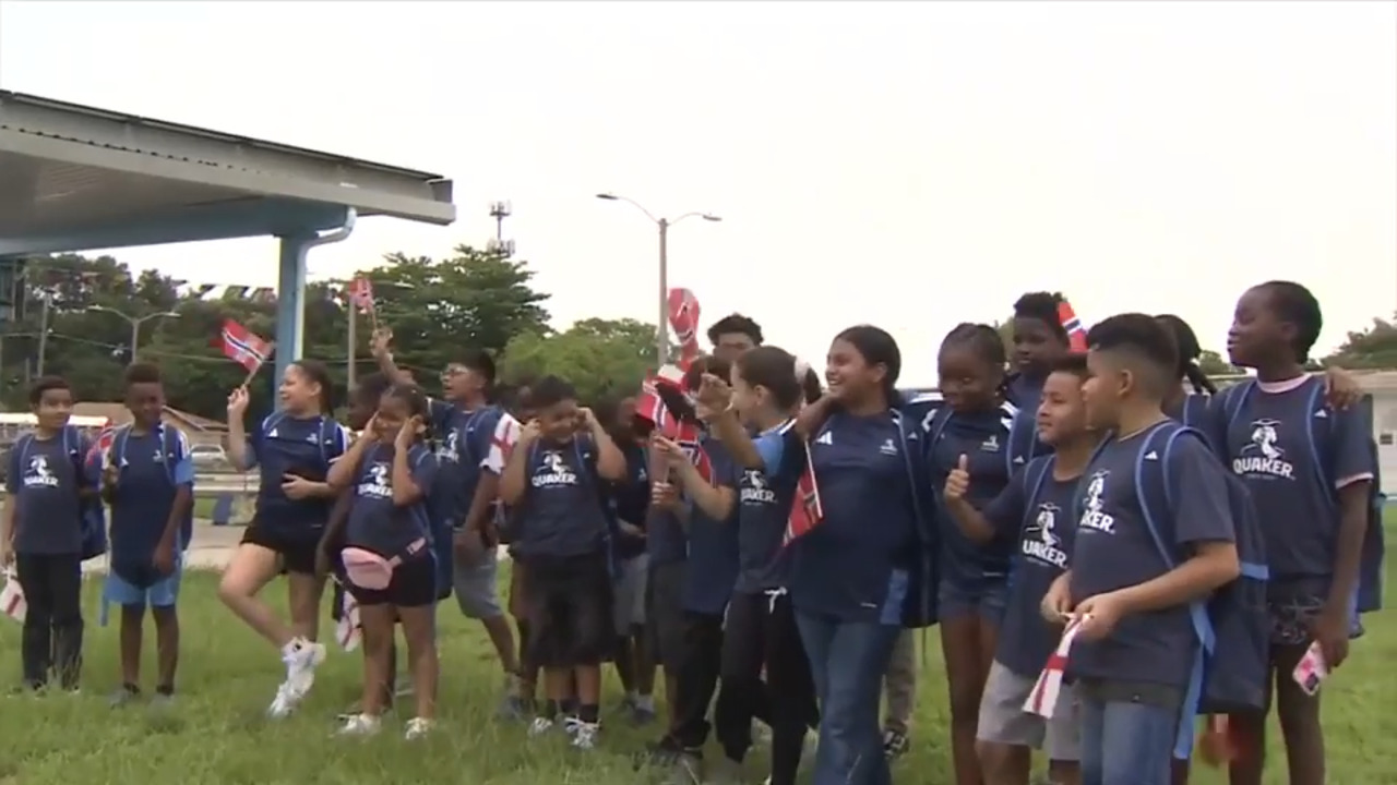 Miami students chosen as player escorts for Norway vs. England quarterfinal match - WSVN 7News | Miami News, Weather, Sports