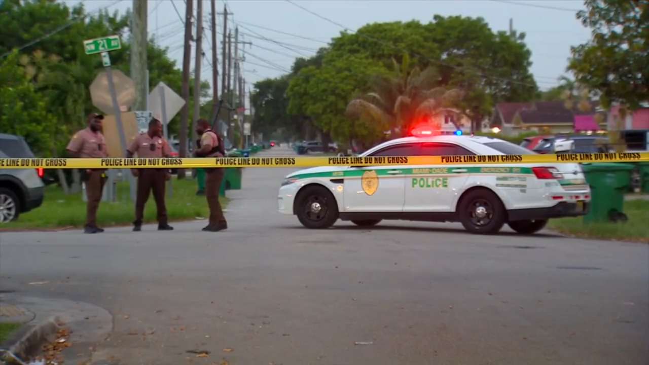 Shooting in NW Miami-Dade strikes 3 cars, leaves 12-year-old child injured; suspect at large - WSVN 7News | Miami News, Weather, Sports