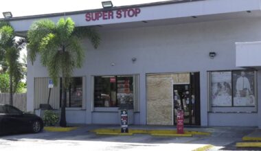 Convenience store in Pompano Beach reopens for business after driver crashed into storefront - WSVN 7News | Miami News, Weather, Sports