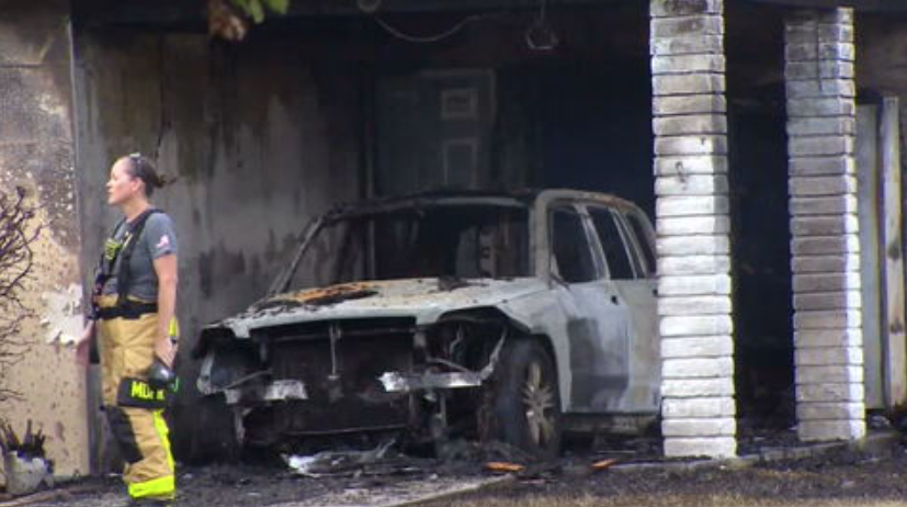 Fire crews respond to burning home, car in Palmetto Bay; no injuries reported - WSVN 7News | Miami News, Weather, Sports