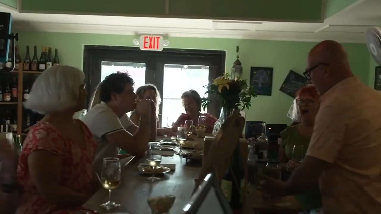 Natural wine and French tapas await at Hollywood’s intimate Champagne Shack - WSVN 7News | Miami News, Weather, Sports