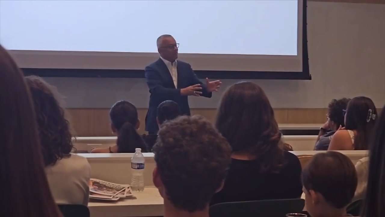 High schoolers gain newsroom experience through 7News’ Craig Stevens at UM workshop - WSVN 7News | Miami News, Weather, Sports