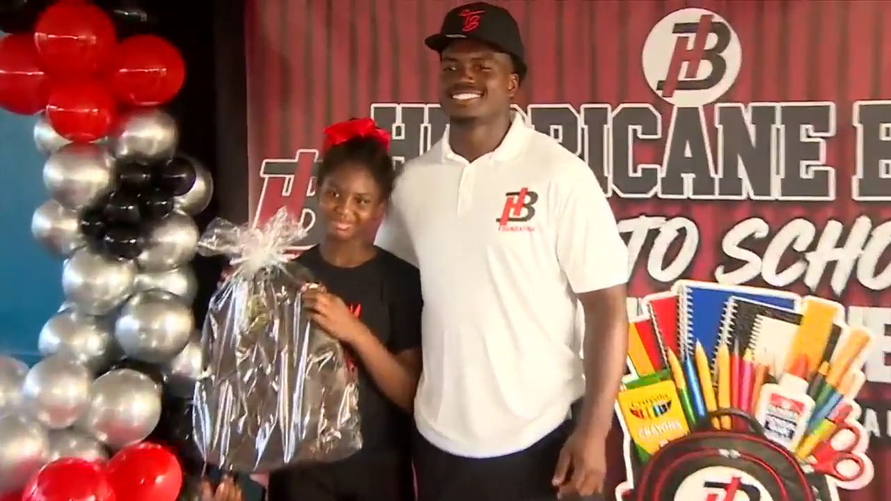Former Miami Hurricane Rueben Bain Jr. giving back to former elementary school in Miami - WSVN 7News | Miami News, Weather, Sports