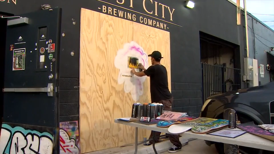 Surveillance video shows truck barreling into Lost City Brewing in North Miami as customers help brighten crash site - WSVN 7News | Miami News, Weather, Sports