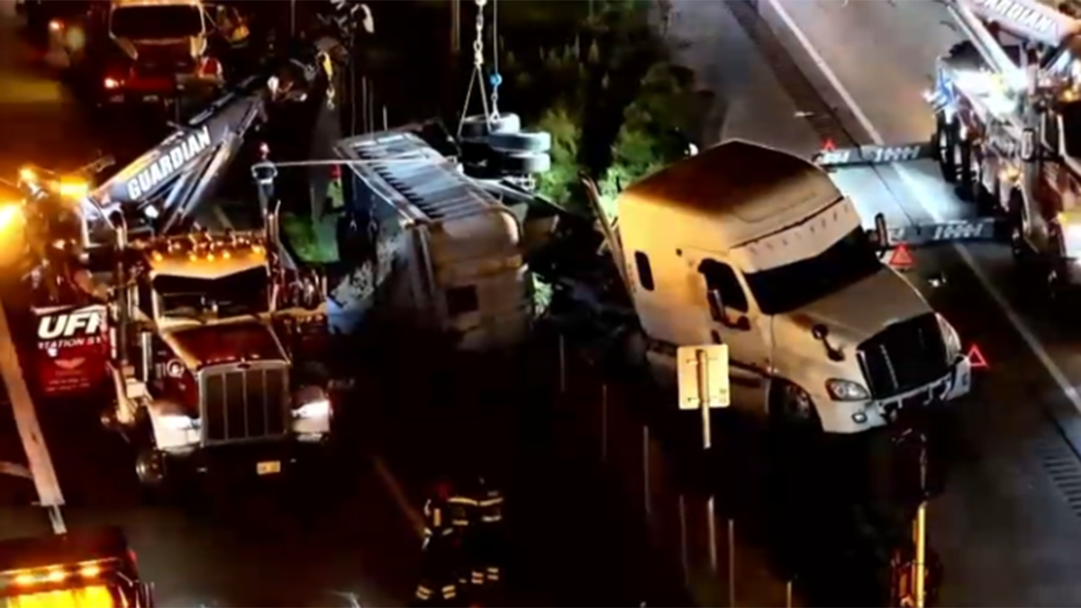 Rollover crash involving truck snarls traffic on Palmetto Expressway in Miami-Dade – NBC 6 South Florida