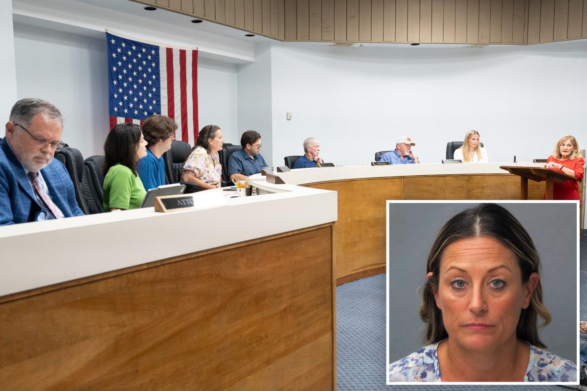 Florida town manager candidate who had sex with high schoolers arrested for violating her sex offender registry requirements