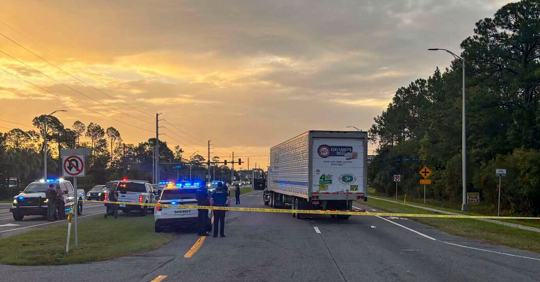 Man in Florida Fatally Hit by Truck While Fleeing ICE, Official Says
