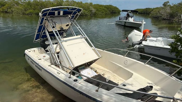 2 hurt after boater slams into bridge off Sugarloaf Key