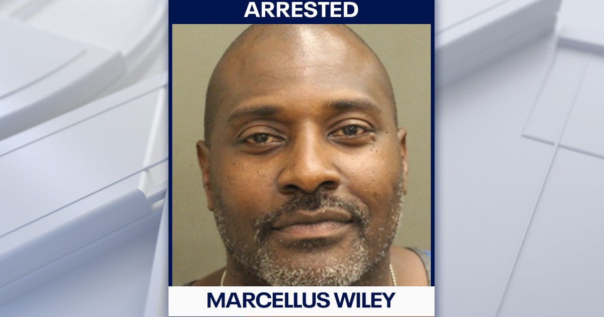 Former NFL player Marcellus Wiley arrested on domestic battery charge