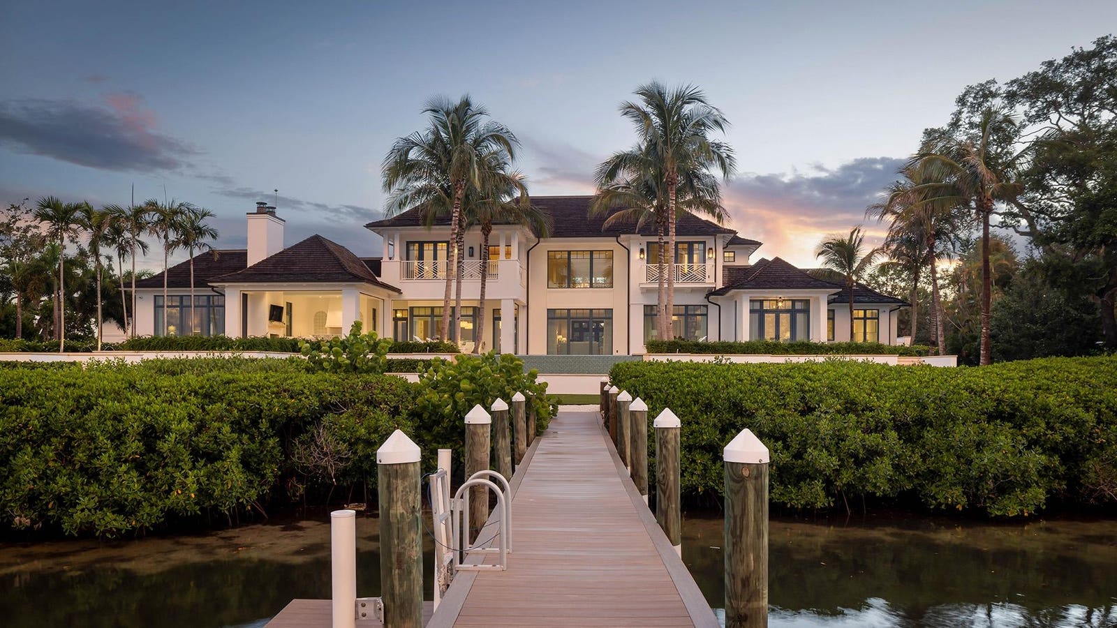 Inside A $30 Million Sarasota Estate Where Craftsmanship Meets Florida Coastline