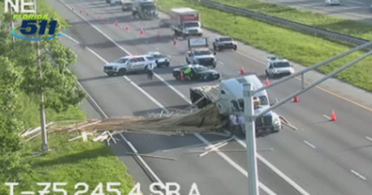 Apollo Beach I-75 crash: Semi-truck spills lumber, causes southbound traffic delays